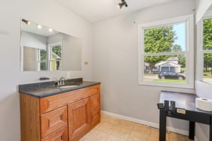 Shoreline Dr-S0808-016.jpg