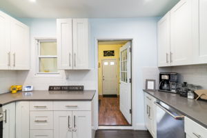  108A Magnolia Ave, Jersey City, NJ 07306, US Photo 10