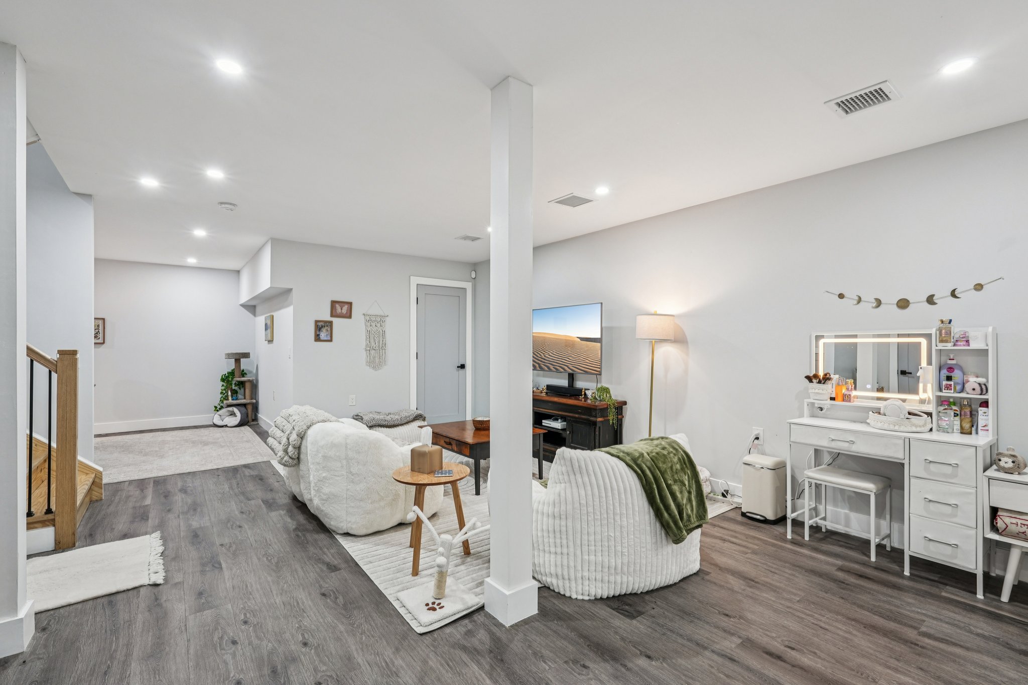 Arbor Dr-S0903-049 (2).jpg