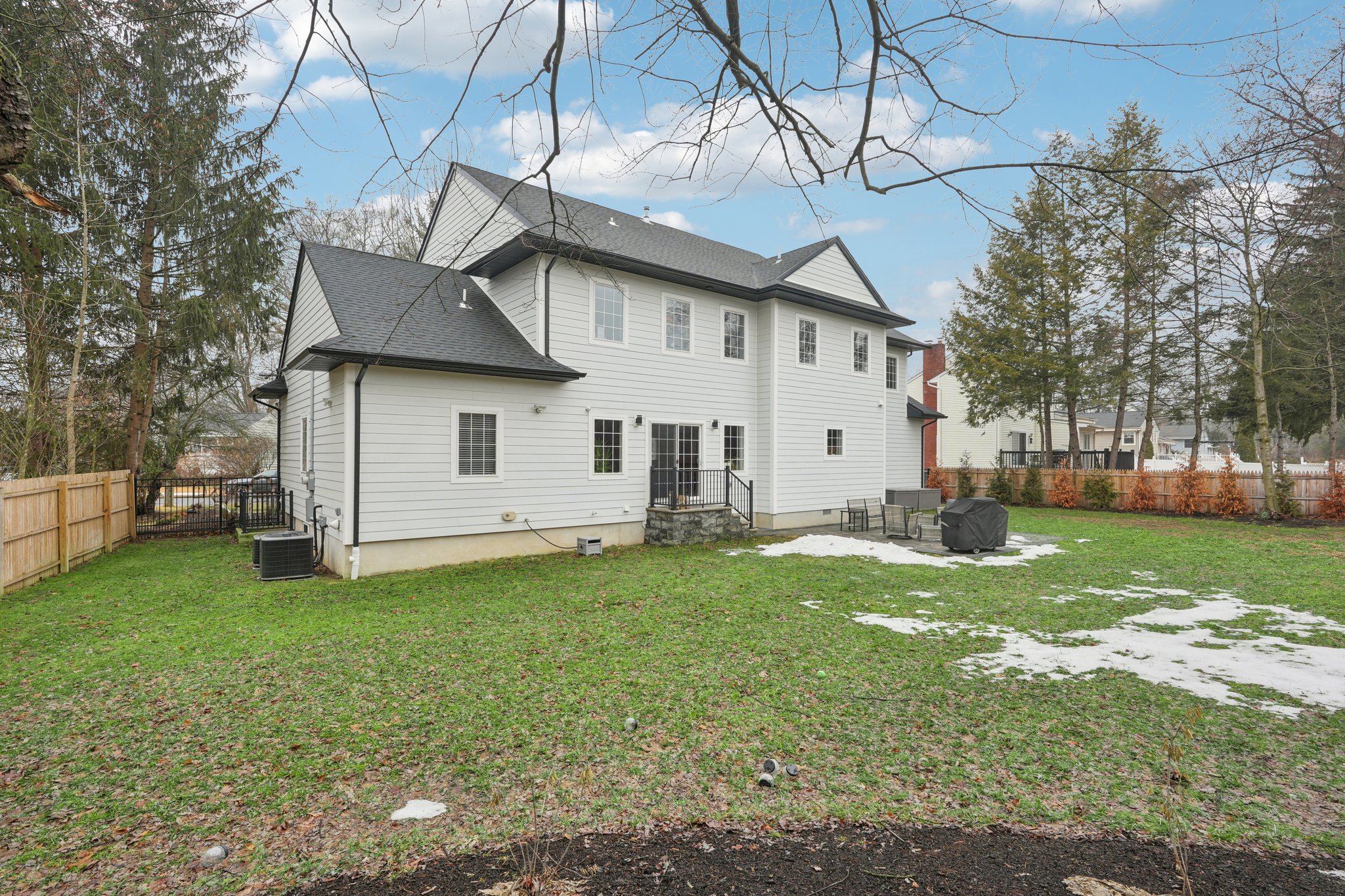 Arbor Dr-S0903-059 (2).jpg