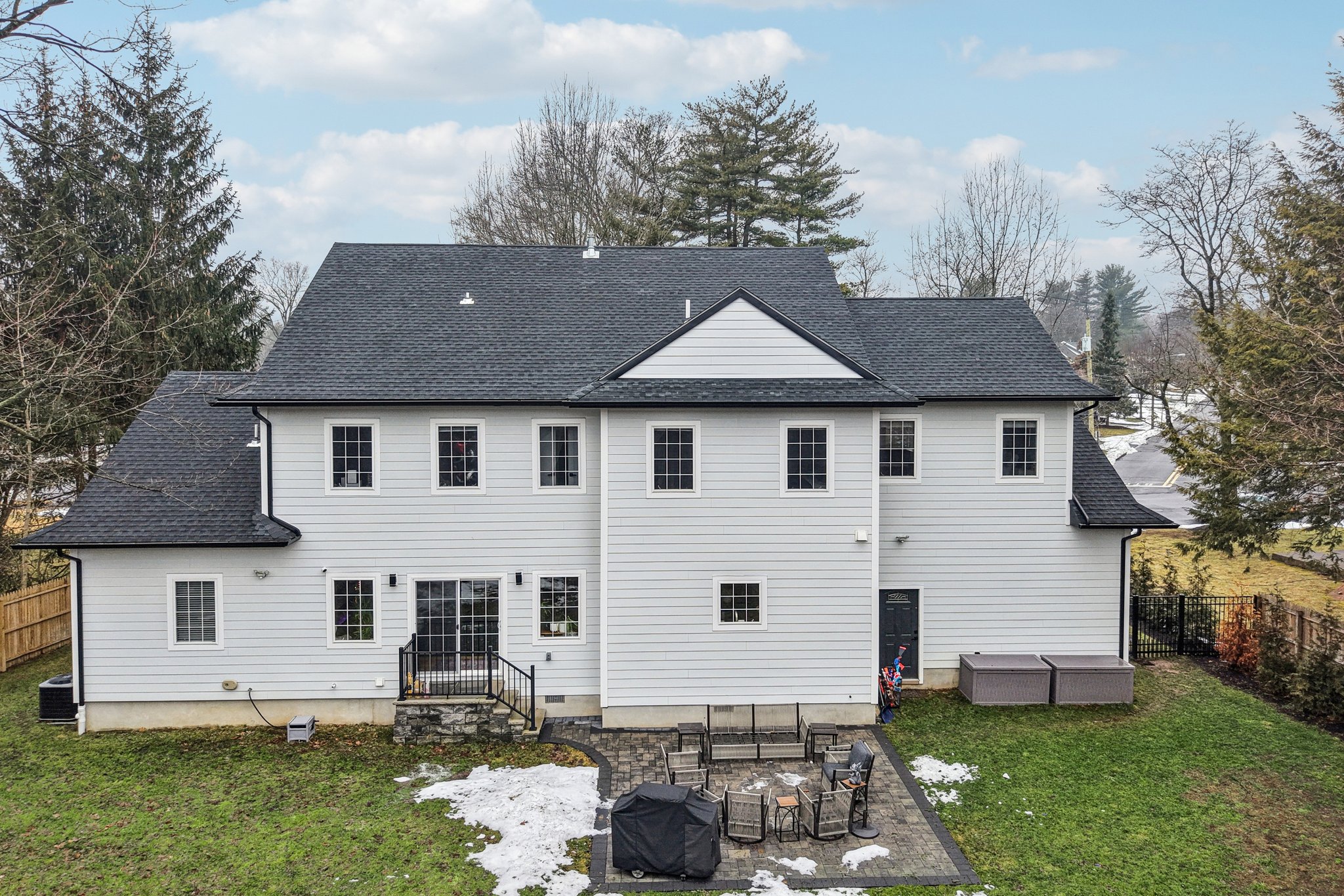 Arbor Dr-S0903-073 (2).jpg