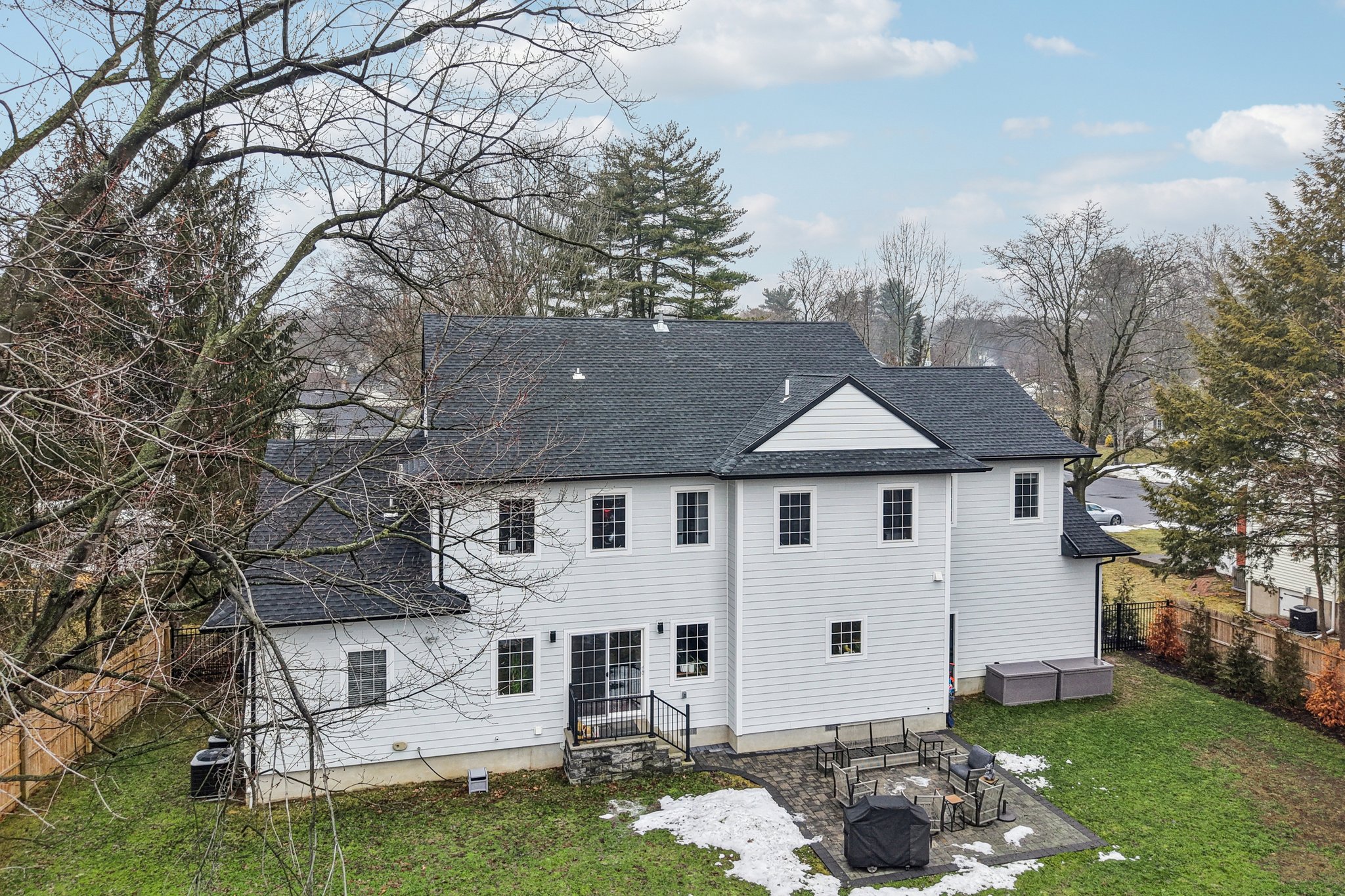 Arbor Dr-S0903-075 (2).jpg