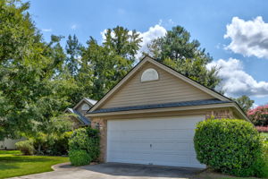 Exterior Front 10