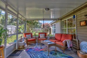 Screened Porch 02