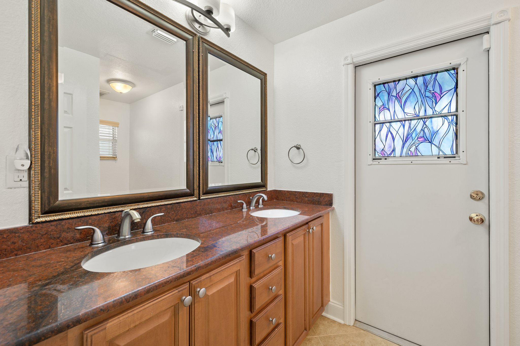 Guest Bathroom 2.jpg