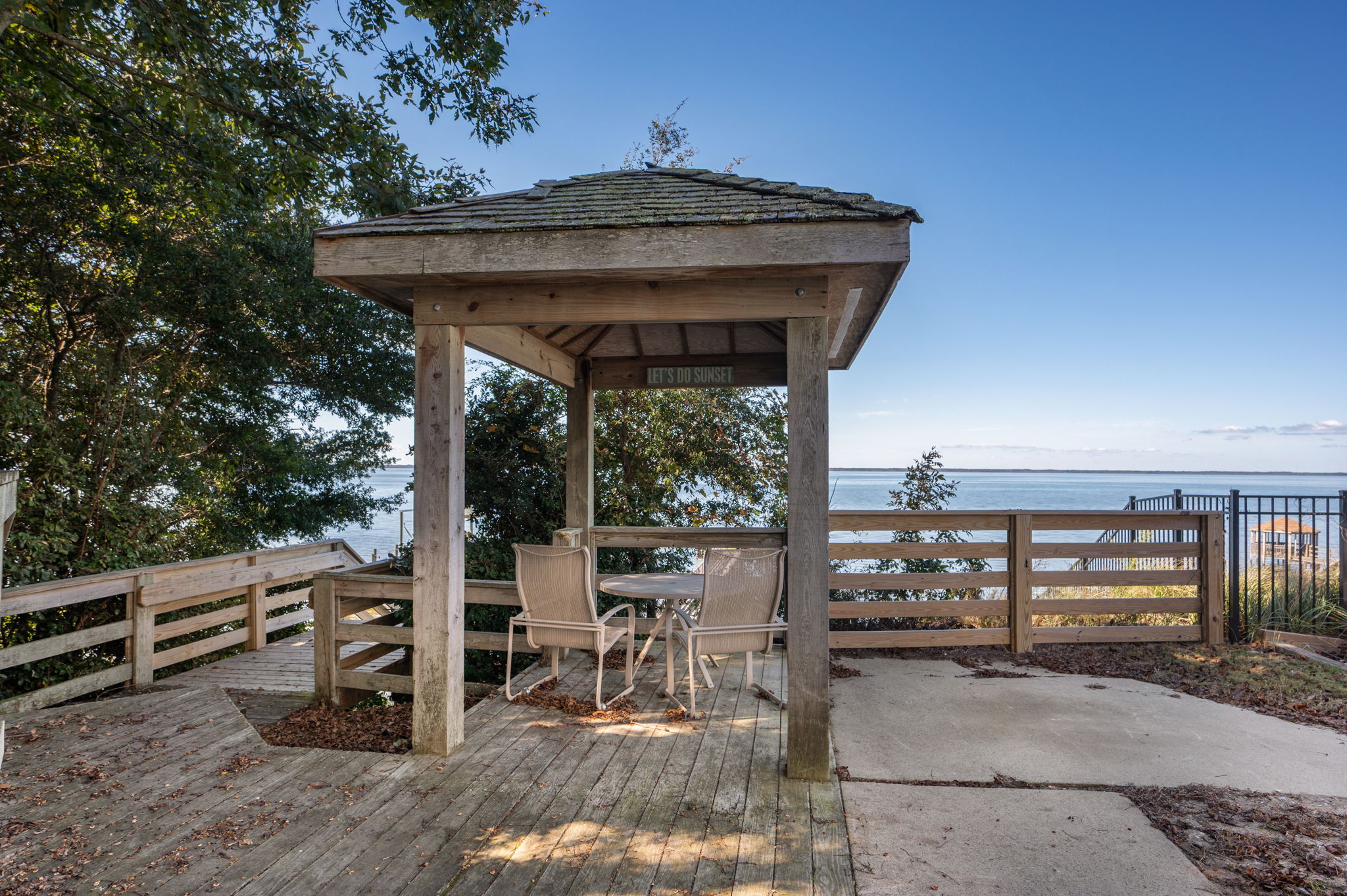 Four-Seasons-Sound-Pier-Access