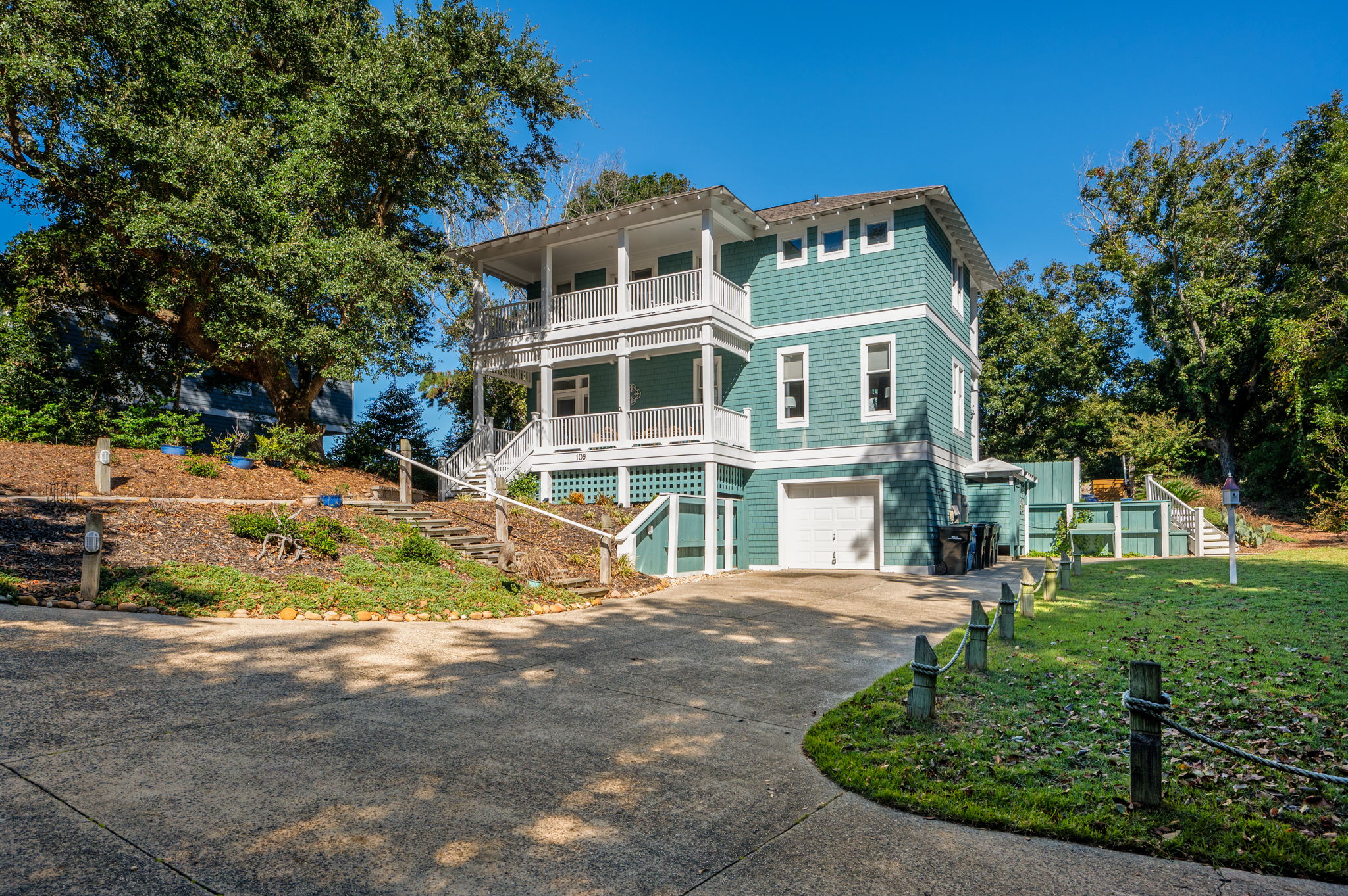 109-Beachcomber-Ct-Front-Exterior
