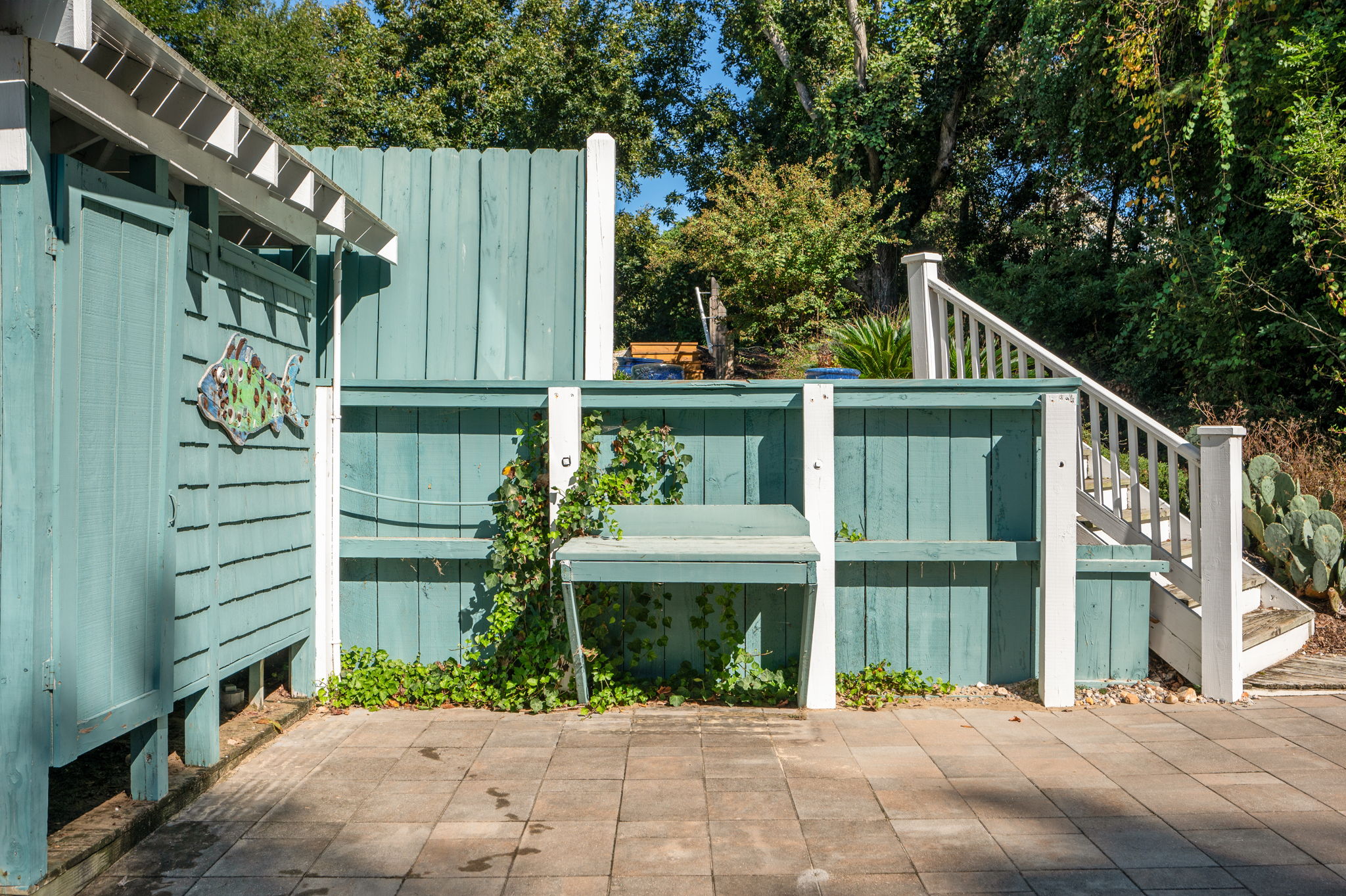 109-Beachcomber-Ct-Outside-Shower