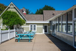 Four-Seasons-Picnic-Area