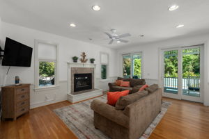 109-Beachcomber-Ct-Living-V5