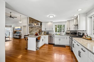 Broadsound Ave-S2506-008.jpg
