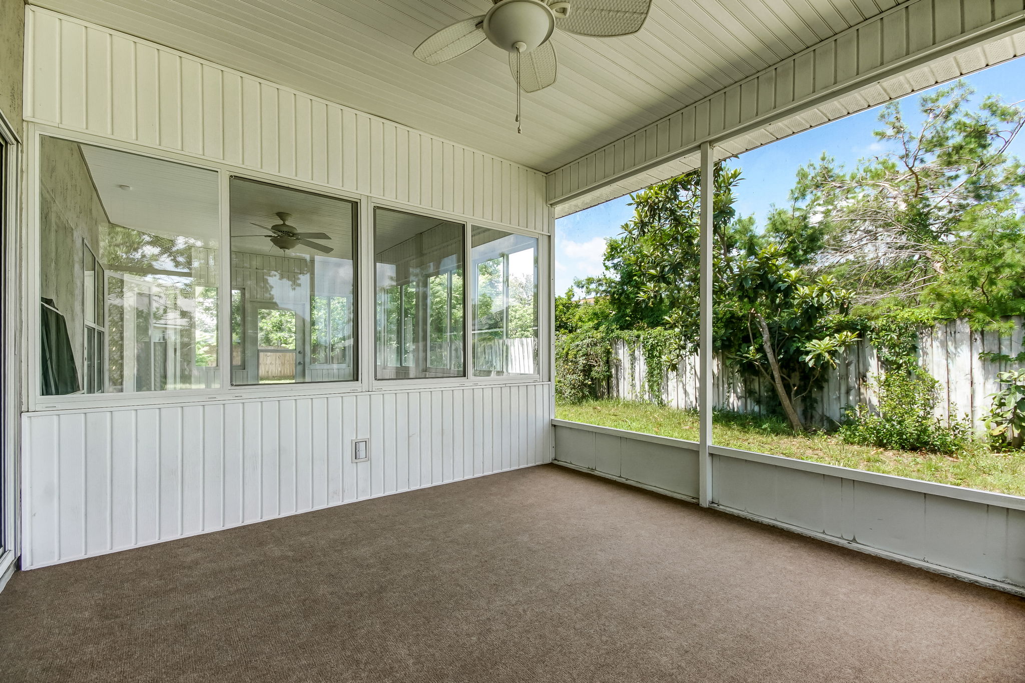 Screened-in Porch