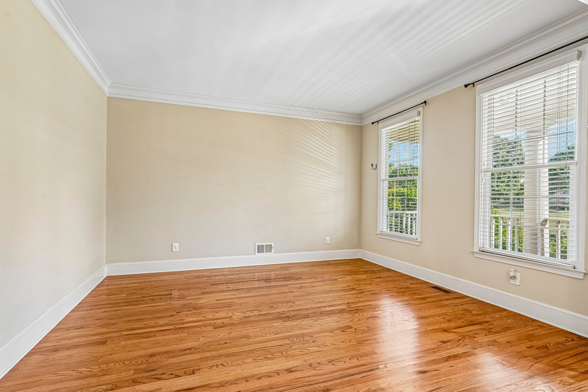 Centennial Dr-S2909-040.jpg