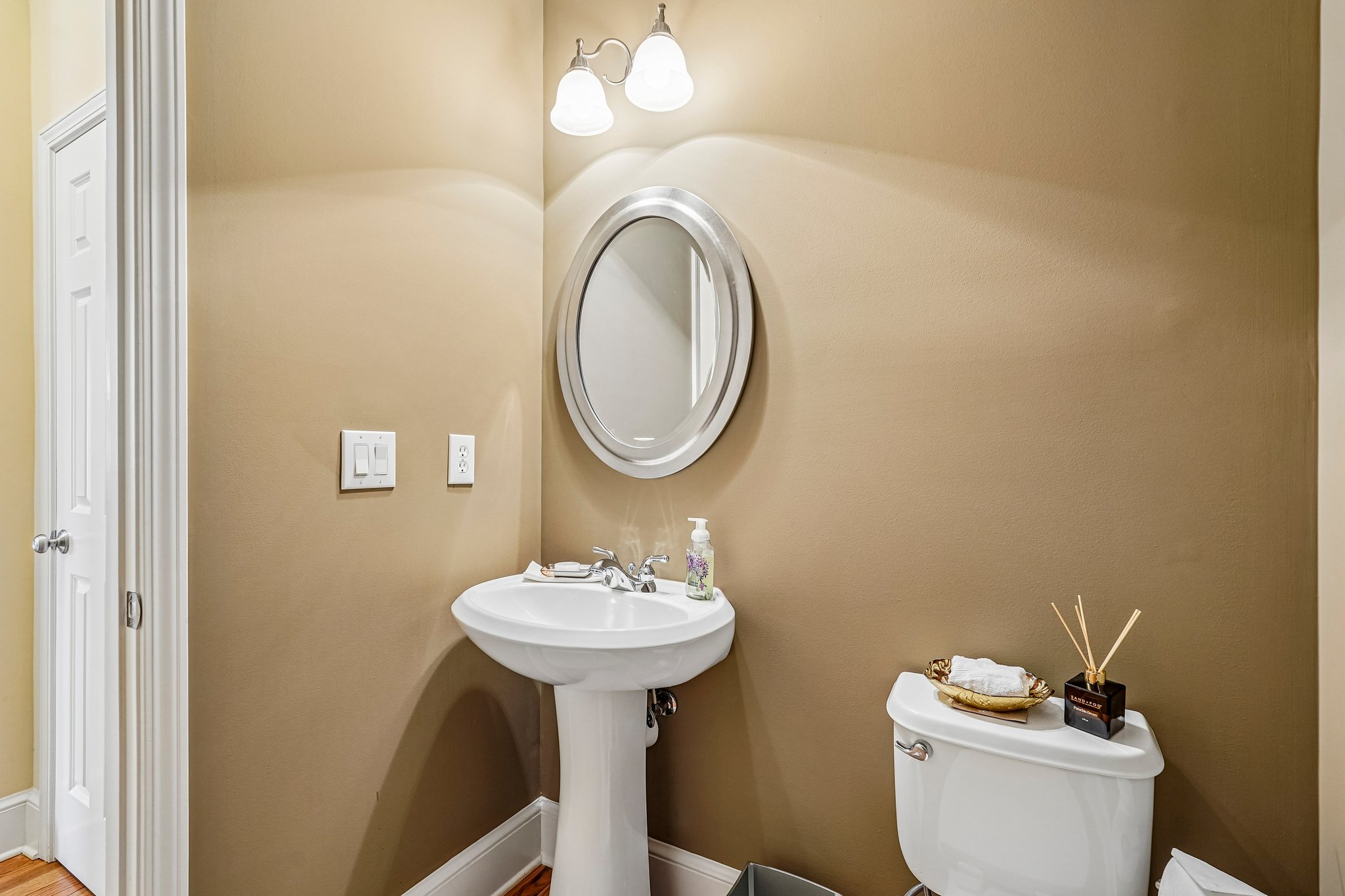 Centennial Dr-S2909-044.jpg