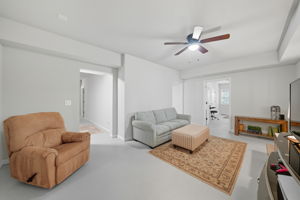  Photo 44