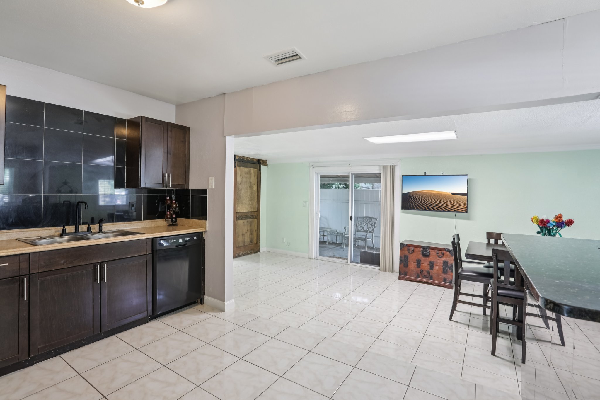 Emerald Ln-1406-009.jpg