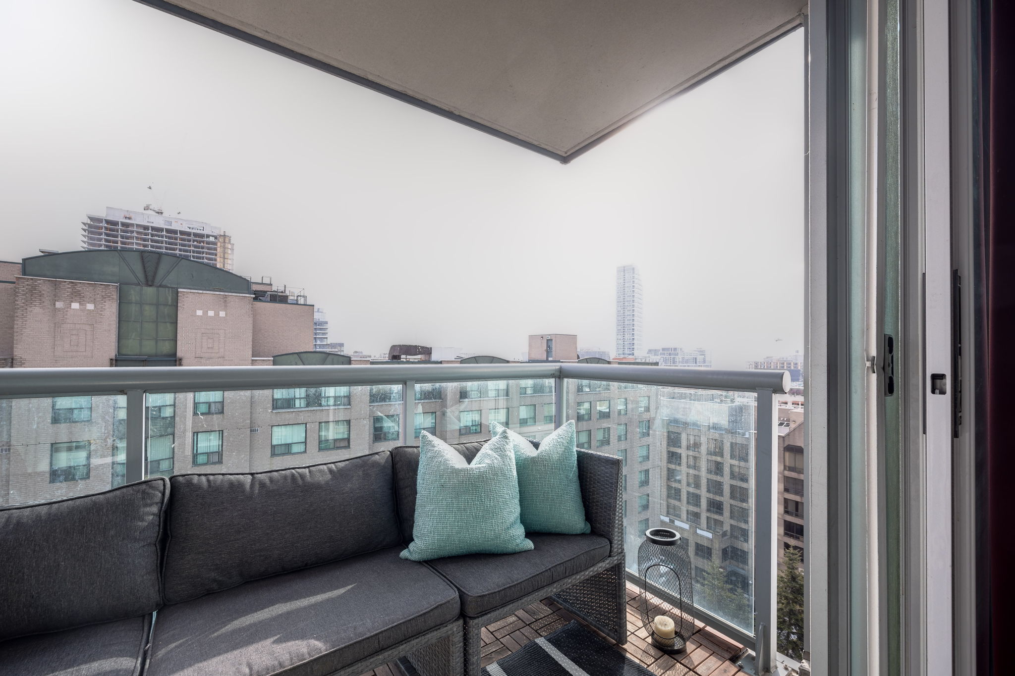 Toronto property showcase — delivered property photograph 38
