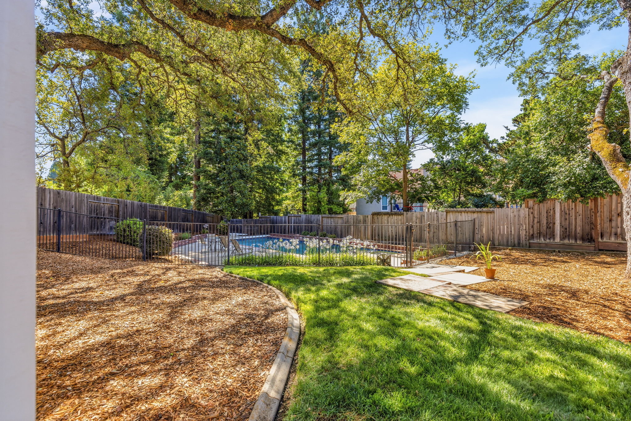 HCM18956