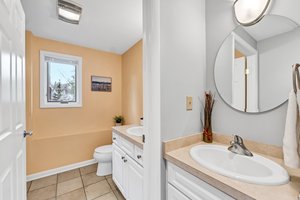 Double sink vanity stations