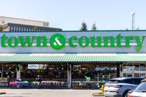 TOWN & COUNTRY MARKET