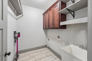 Old Avery Dr-S2306-049.jpg
