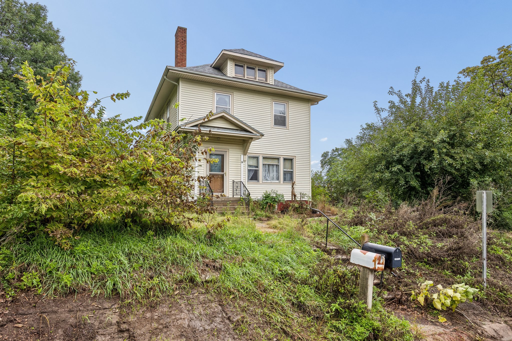 10113 - 109 S Davis Ave_002.jpg