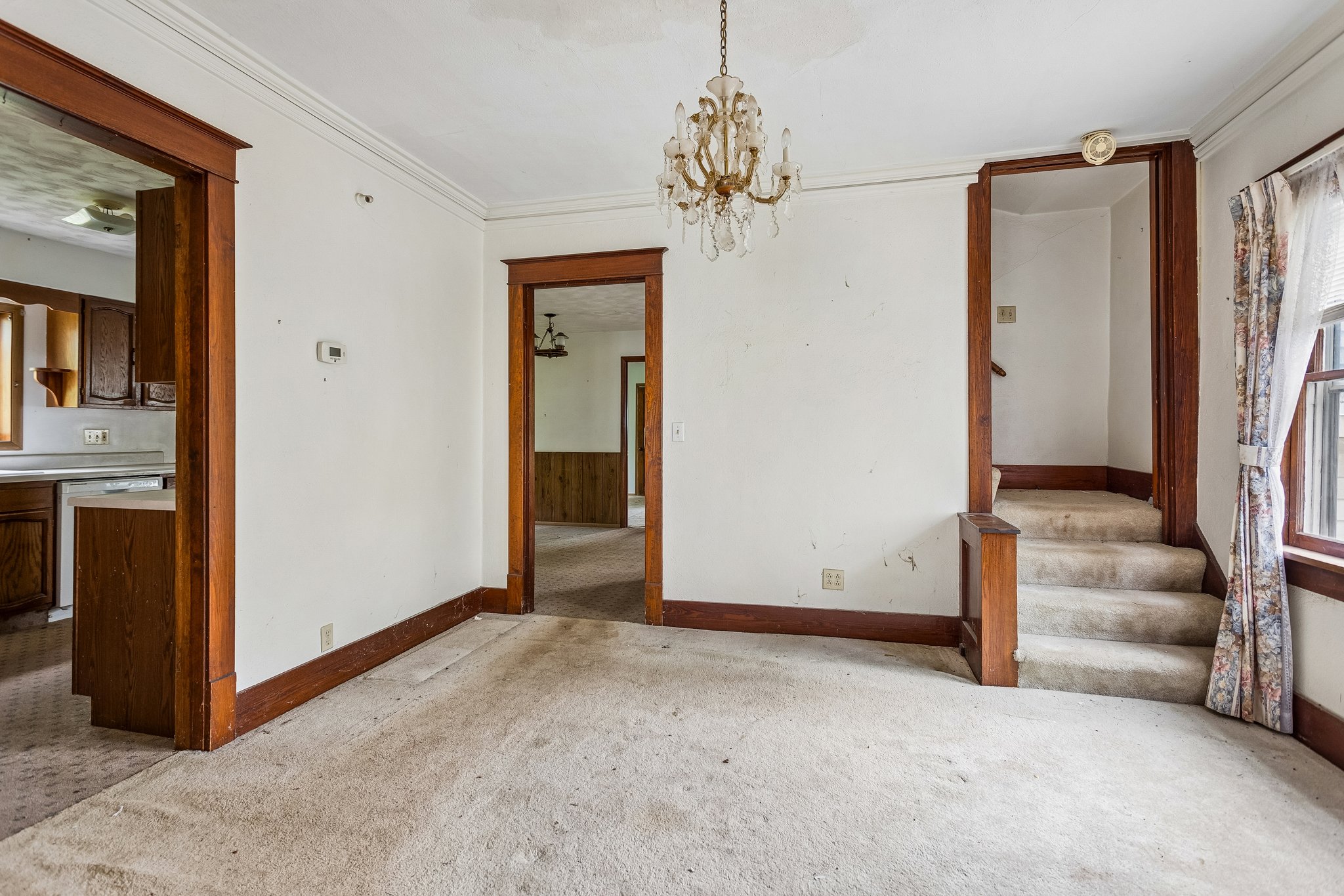 10113 - 109 S Davis Ave_010.jpg