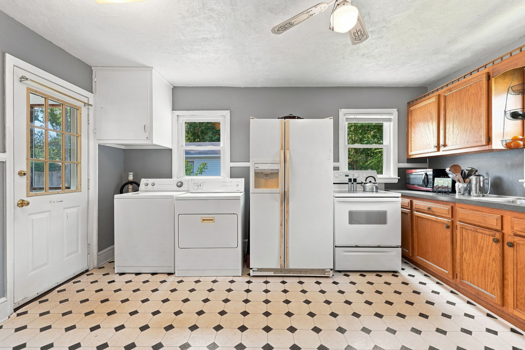 Kitchen - Laundry