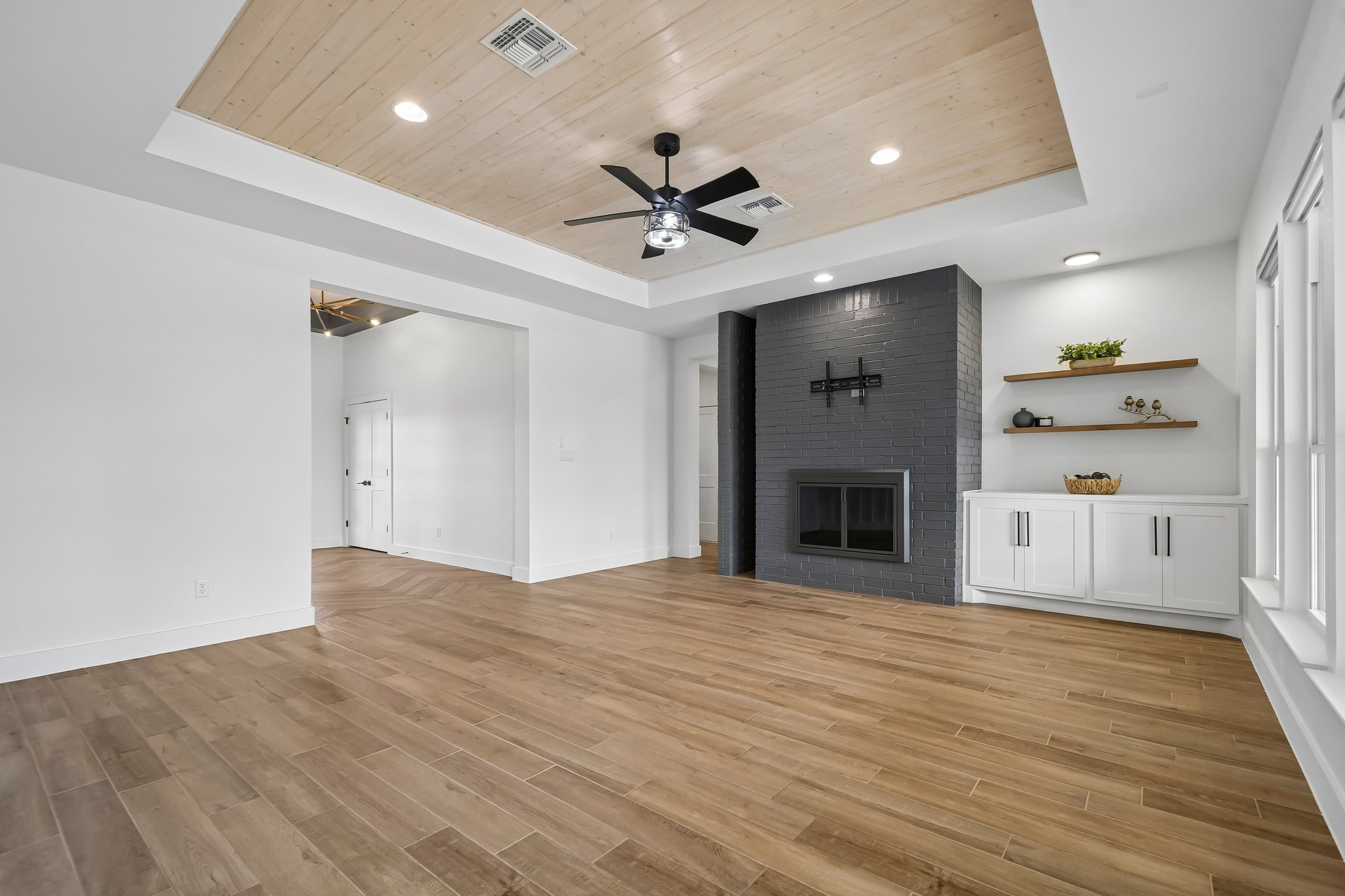Silverado Dr-S1906-010.jpg