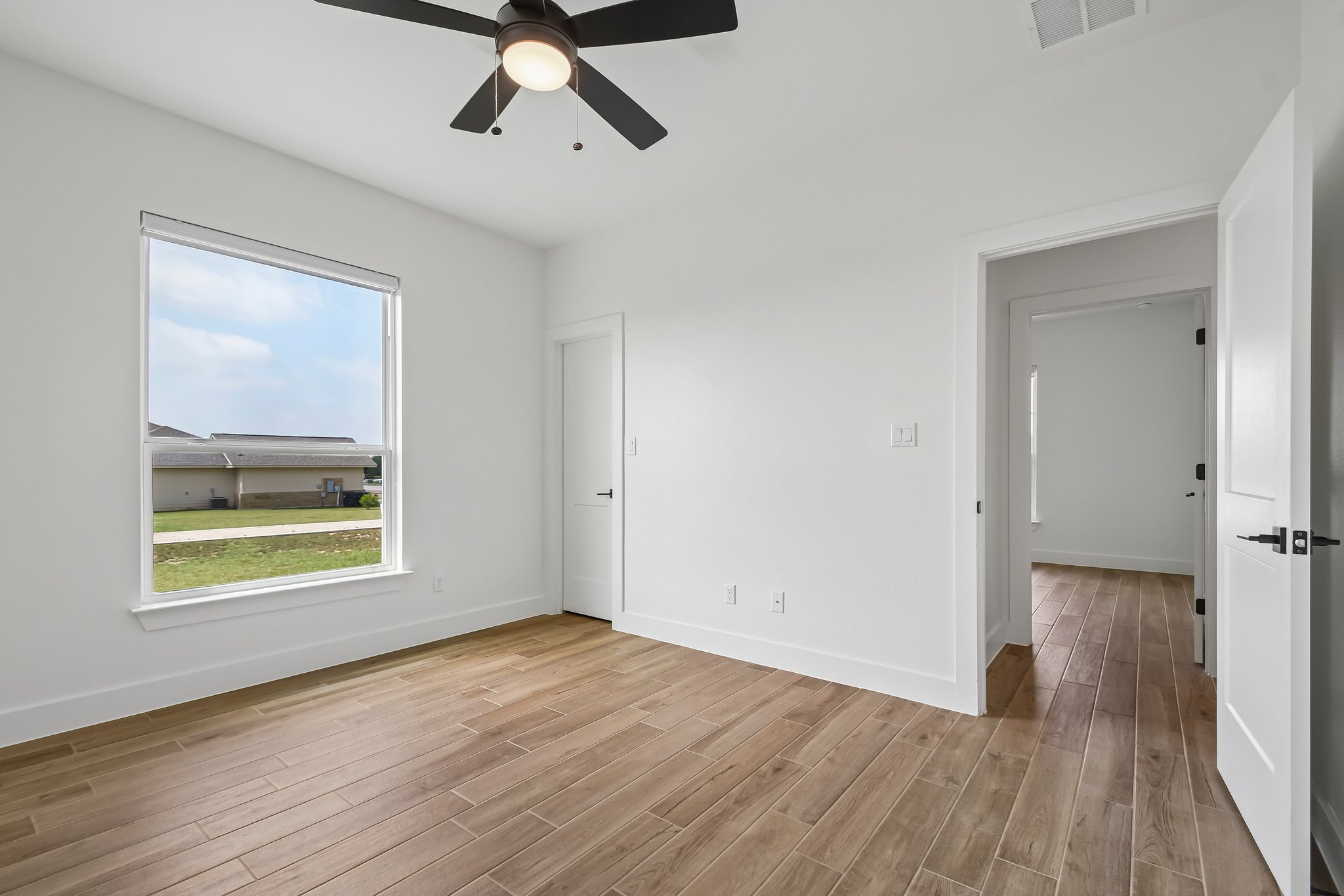 Silverado Dr-S1906-025.jpg