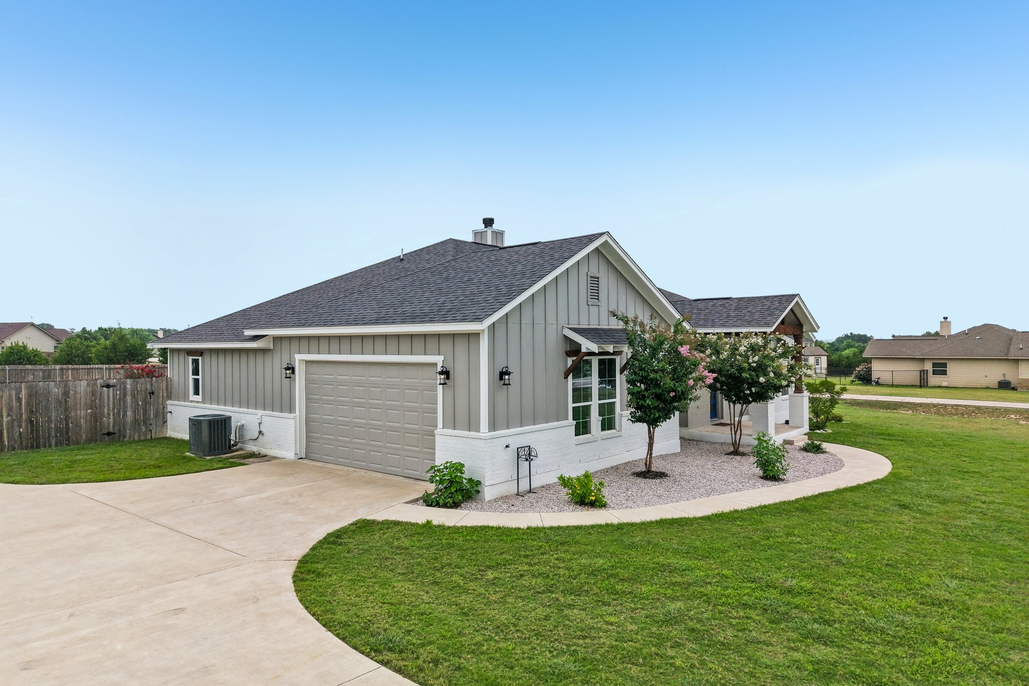 Silverado Dr-S1906-047.jpg