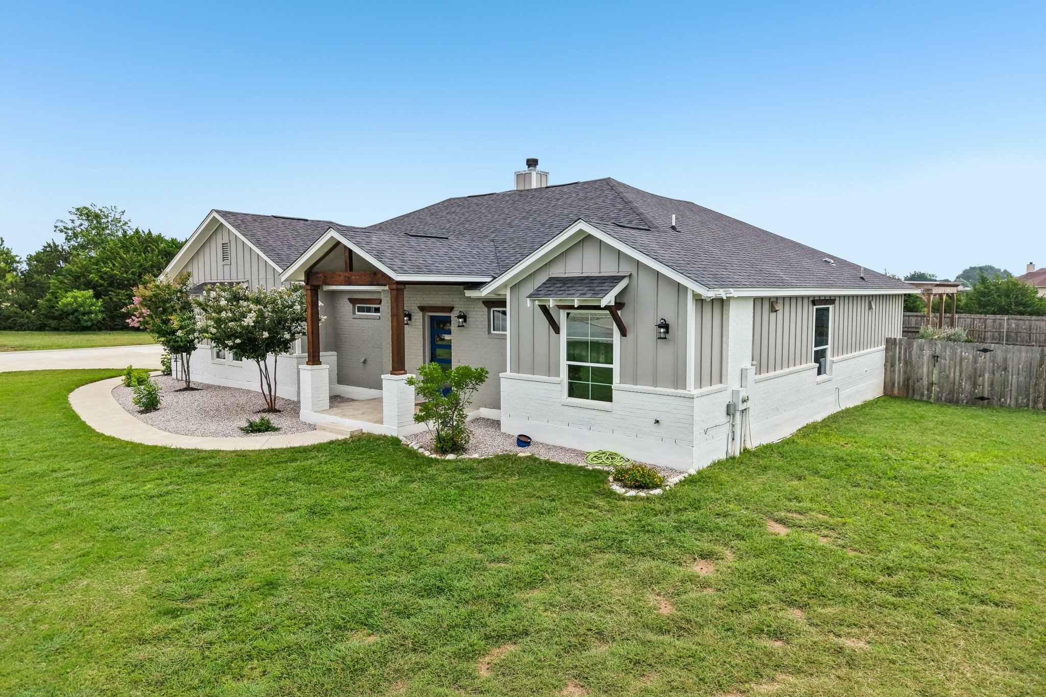 Silverado Dr-S1906-048.jpg