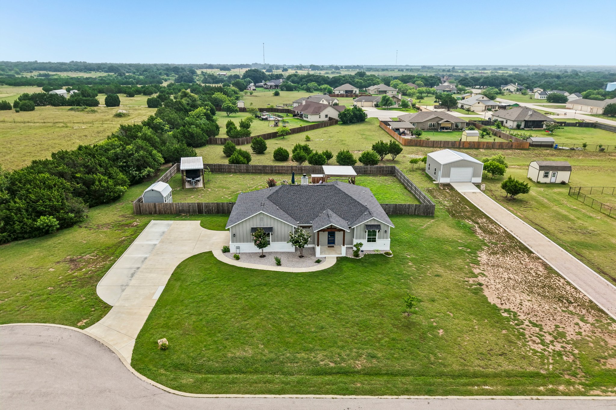 Silverado Dr-S1906-050.jpg
