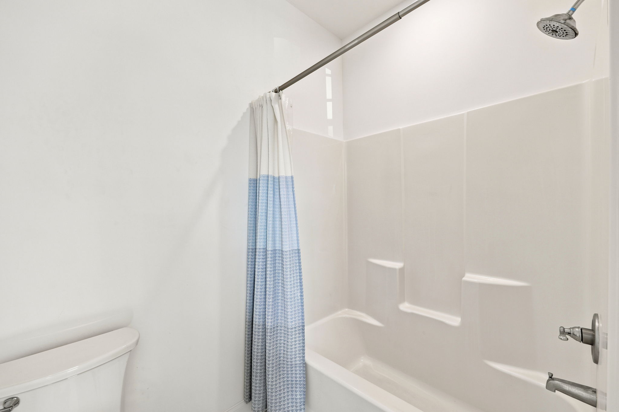 Full Guest Bathroom