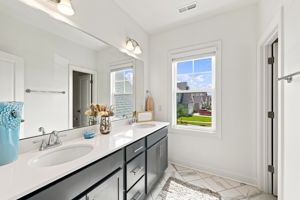 Full Guest Bathroom