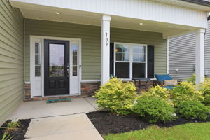 Front Porch/Entrance