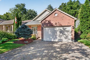 1090 Shelborne Pl, London ON — real estate photography by Amazing Photo Video