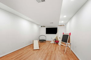  Photo 34