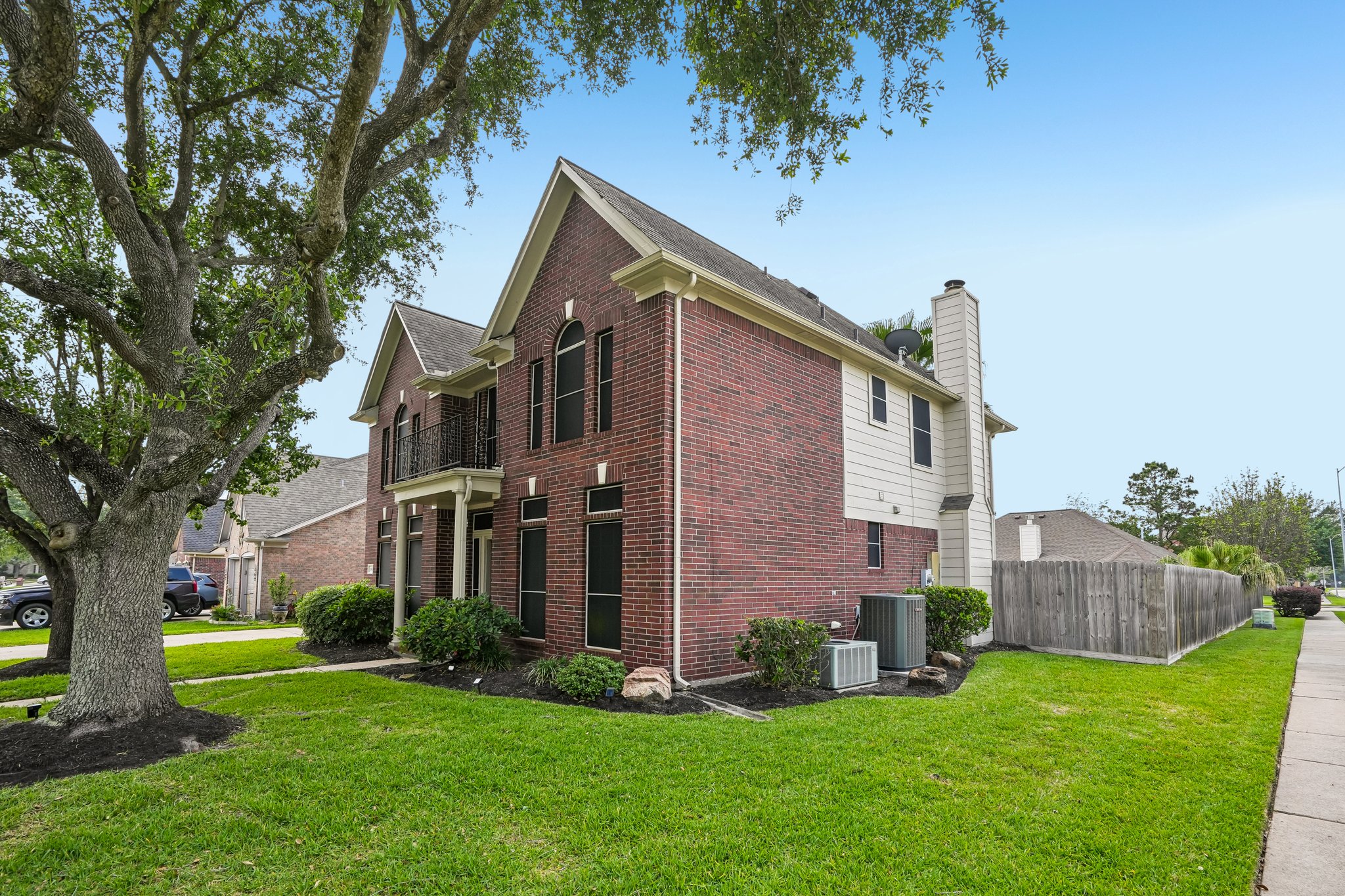 Sycamore Dr-S2604-002.jpg