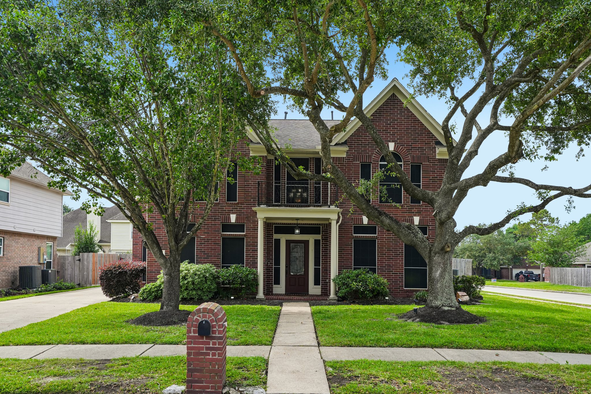 Sycamore Dr-S2604-006.jpg