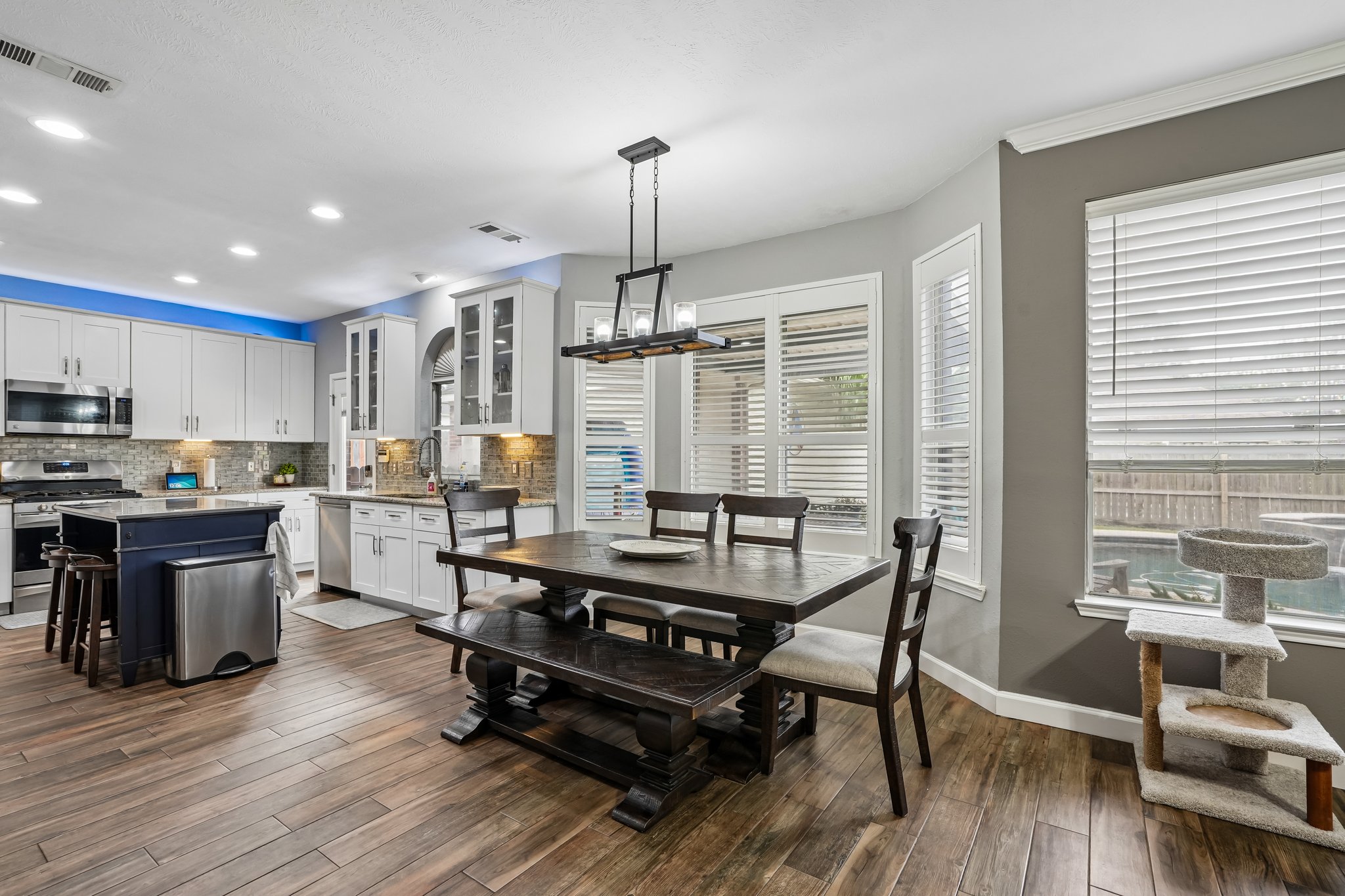 Sycamore Dr-S2604-019.jpg