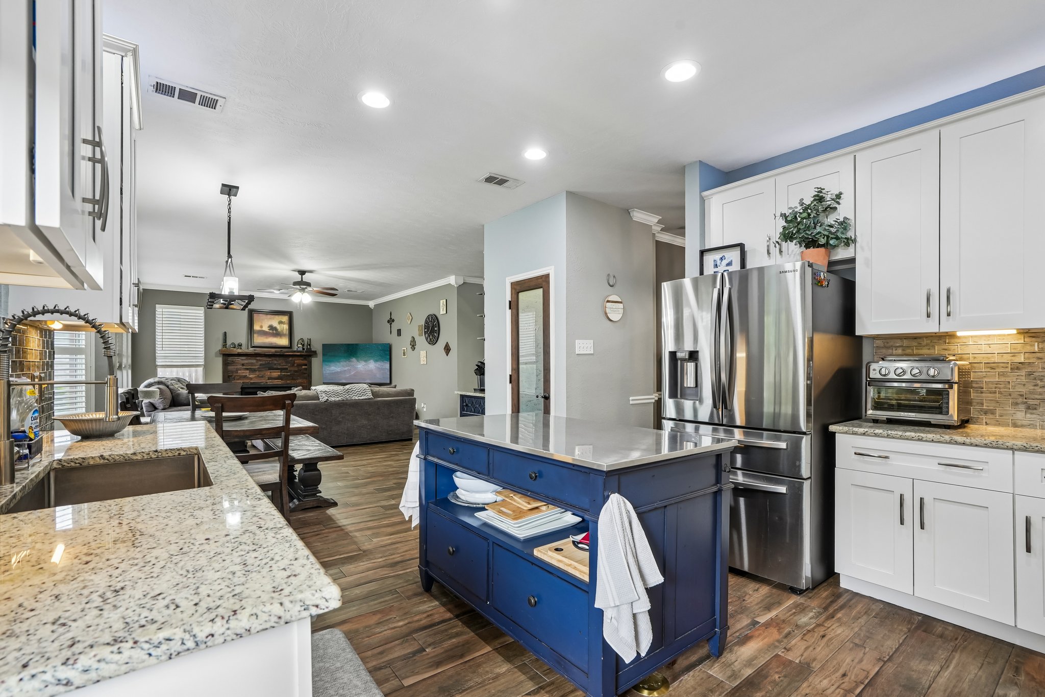 Sycamore Dr-S2604-021.jpg