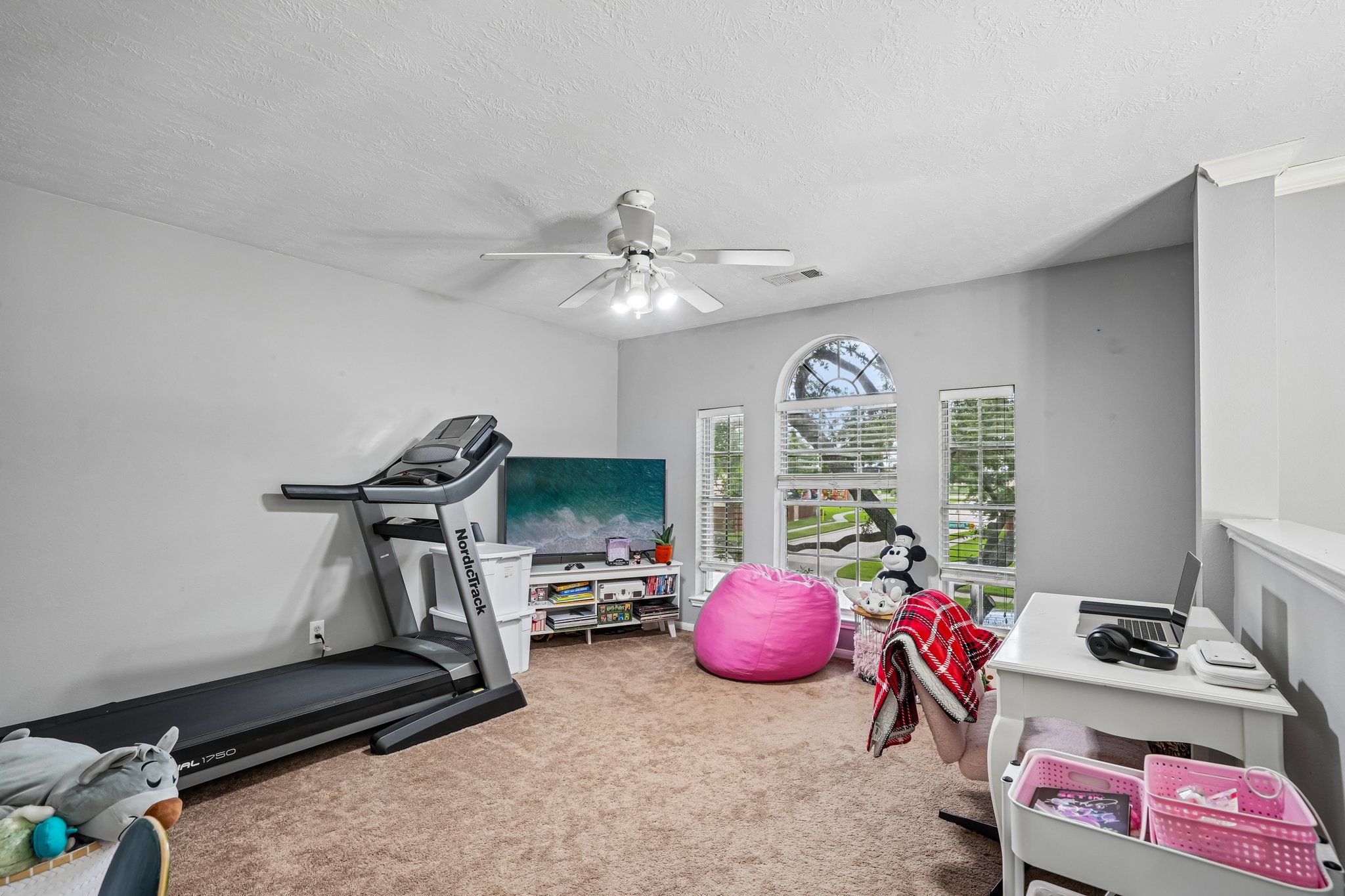 Sycamore Dr-S2604-035.jpg
