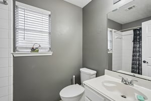 Sycamore Dr-S2604-038.jpg