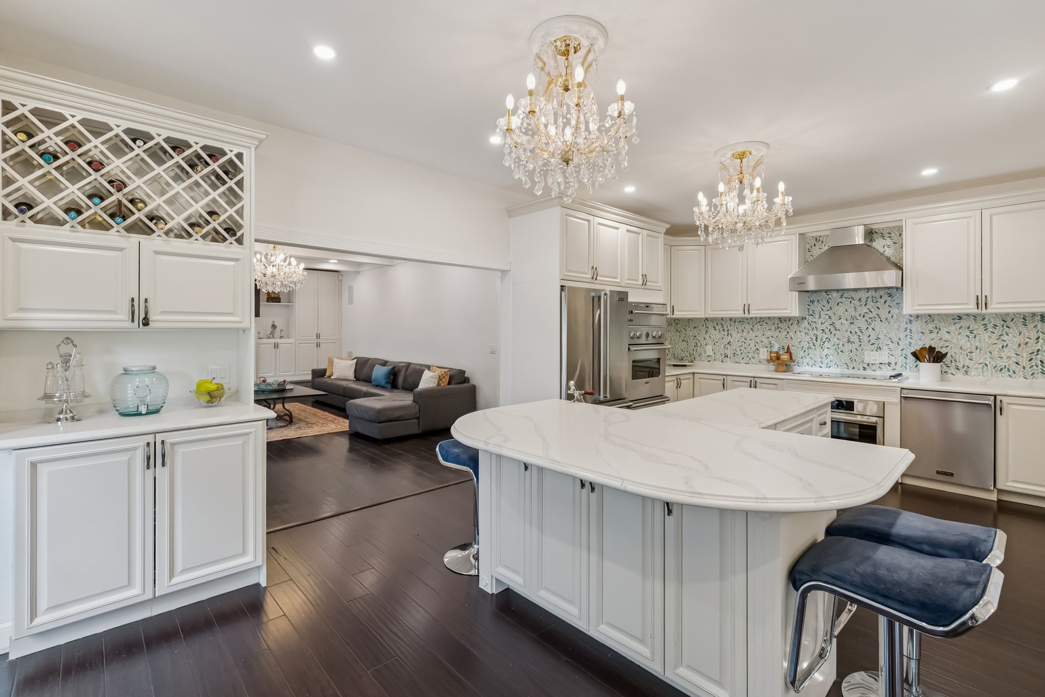 Gourmet Kitchen leading to Family Room