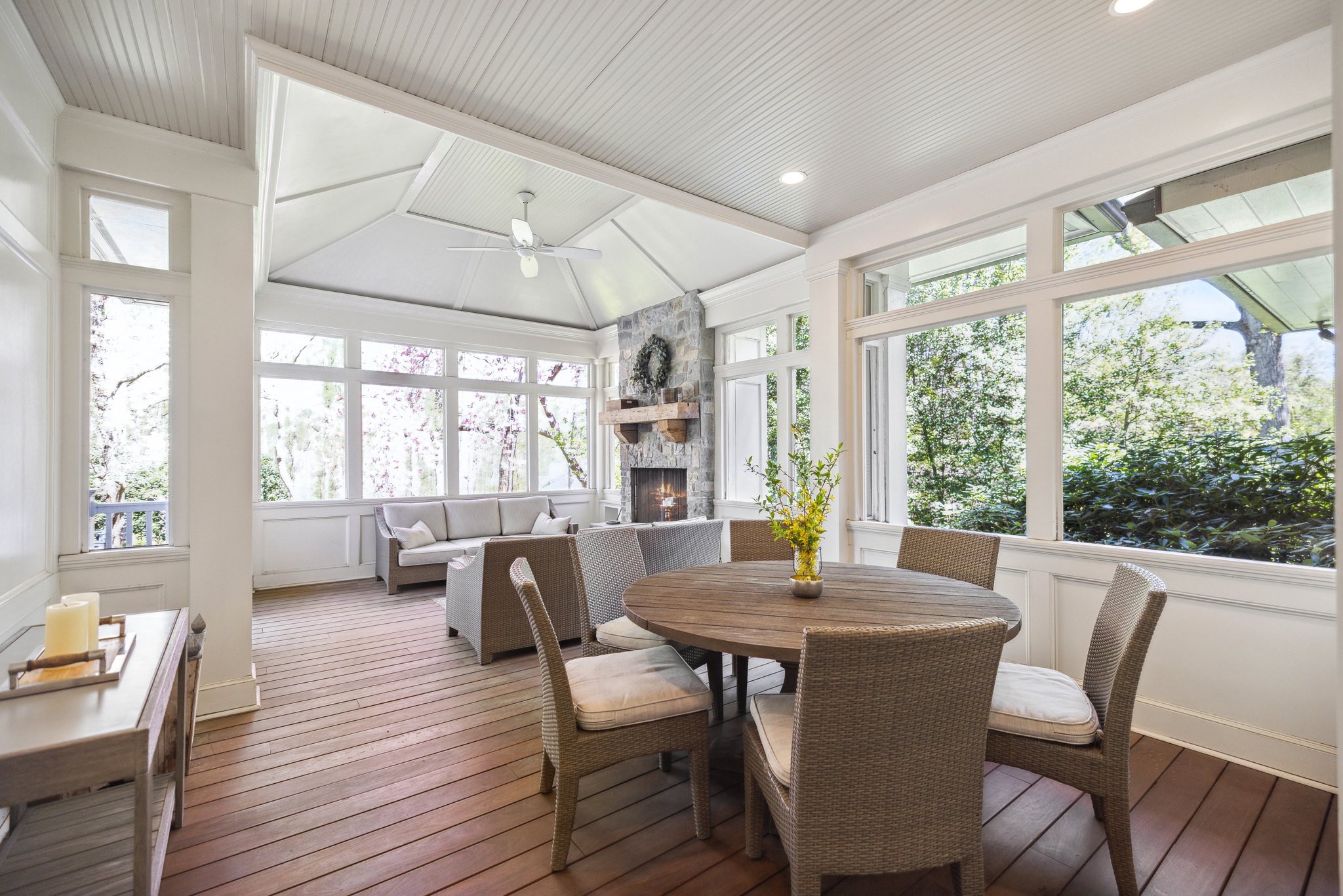 Screened-in Porch