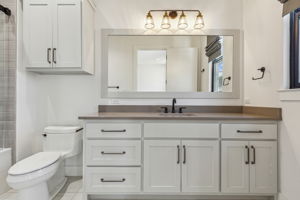 Bathroom in bedroom on first floor of the Main House