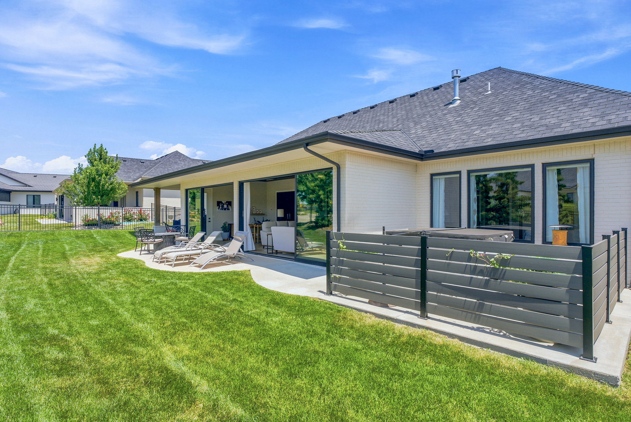  Photo 37