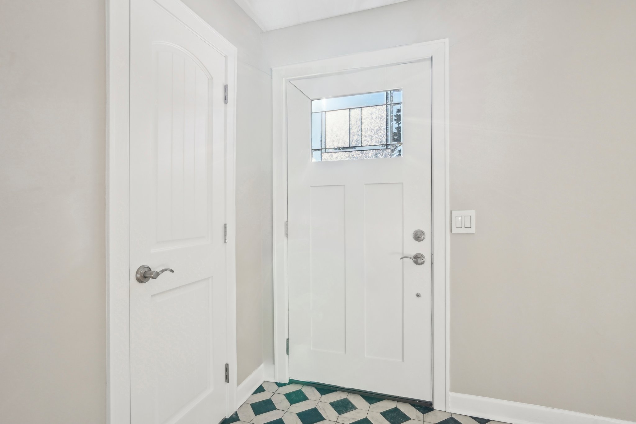 Oak Knoll Ter N-005.jpg