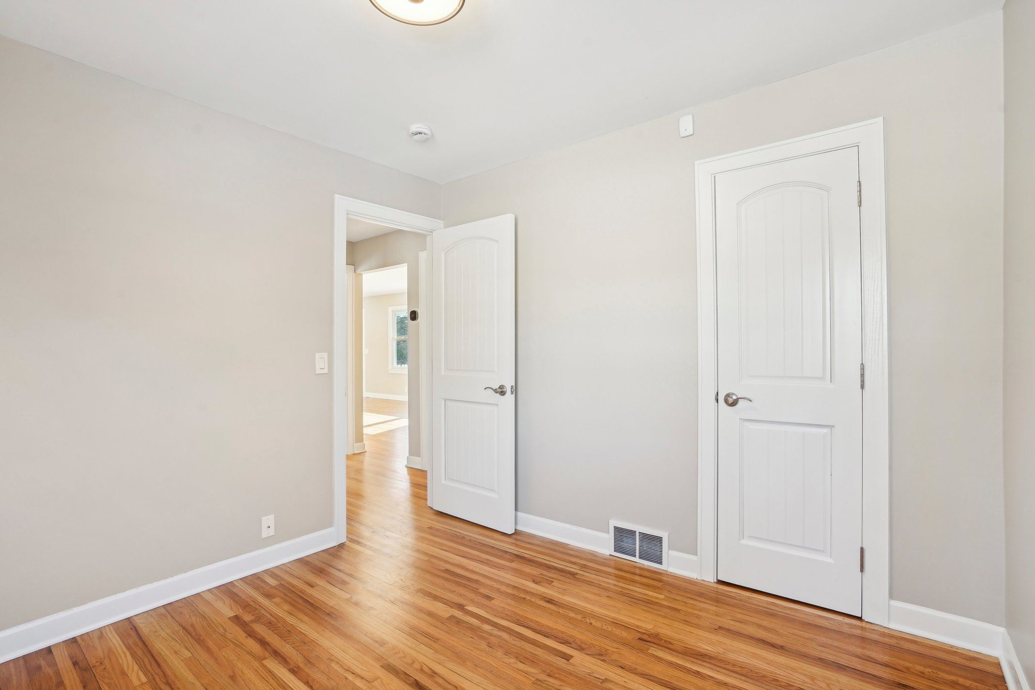 Oak Knoll Ter N-023.jpg